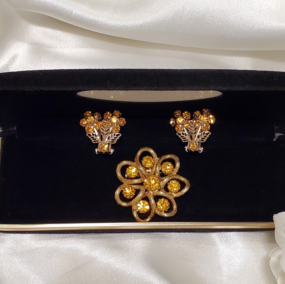 Vintage Jewelry Set Rhinestones, Earrings Rhinestones Yellow, Brooch Rhinestones - Picture 7 of 11